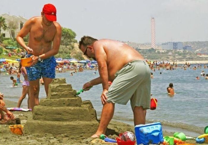 Боги пляжного сезона: 20 лучших снимков о том, как кто провел лето