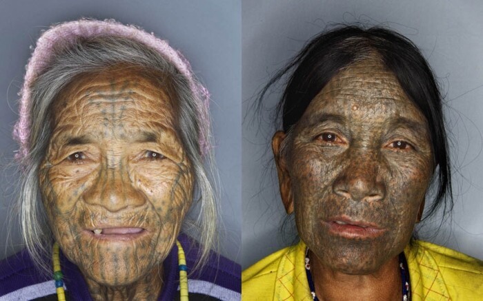 Татуированные лица женщин народности Чин из Бирмы