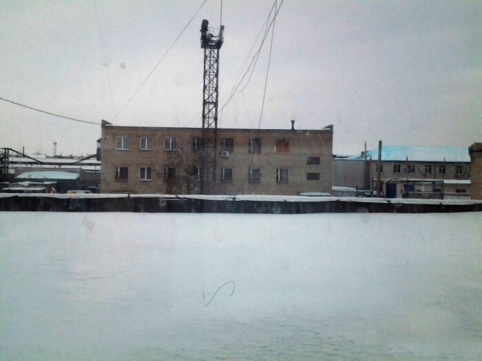 В Челябинской области выпал снег голубого цвета