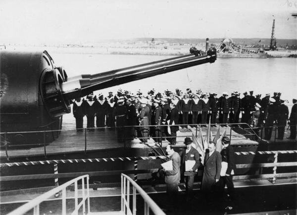 Подводный крейсер «Сюркуф» - символ военно-морского могущества Франции