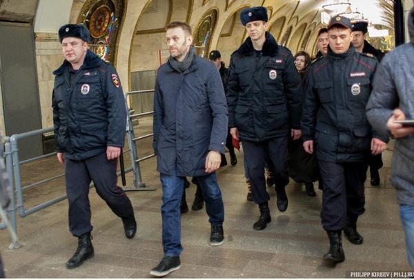 :) Ну почему Подвального всё время тянет в подвал? ))