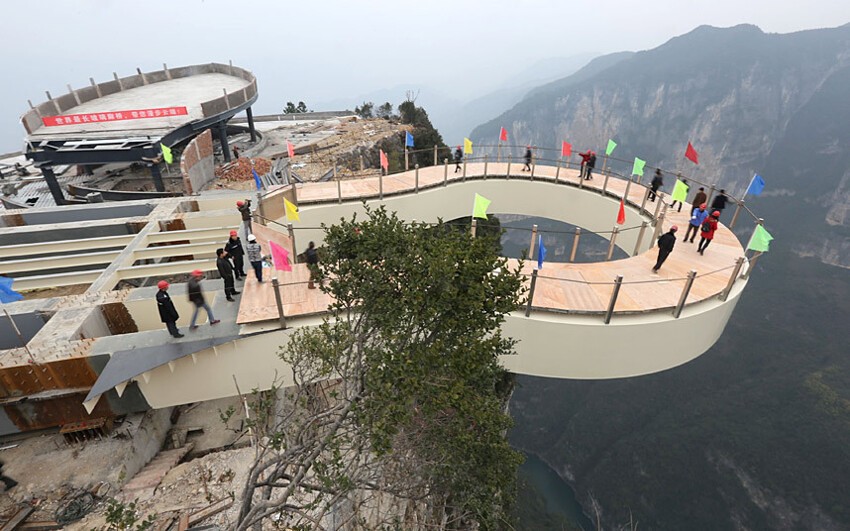 Строительство смотровой площадки в уезде Юньян, КНР