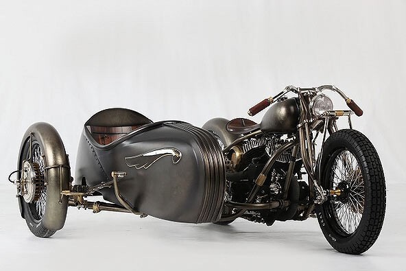 Мотоцикл Harley-Davidson c коляской