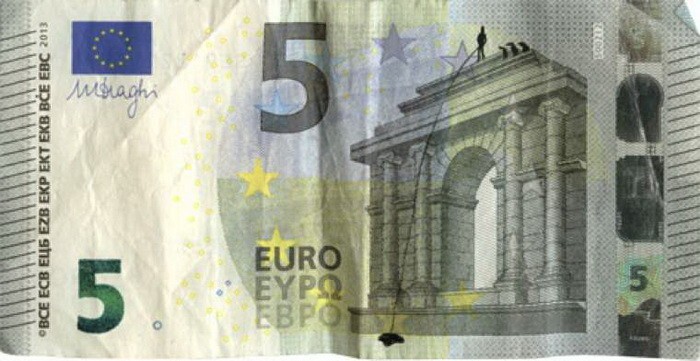Иллюстрации на купюрах евро  