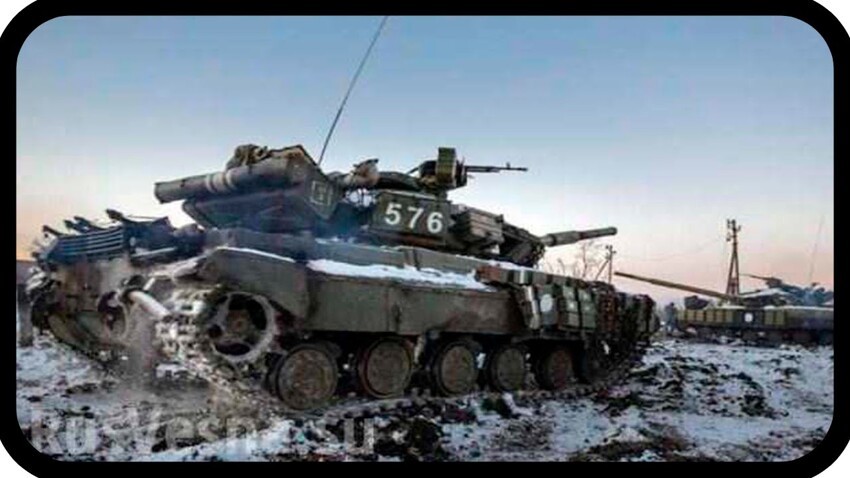 Зачистка Дебальцево. Танк ДНР уничтожает БТР ВСУ 