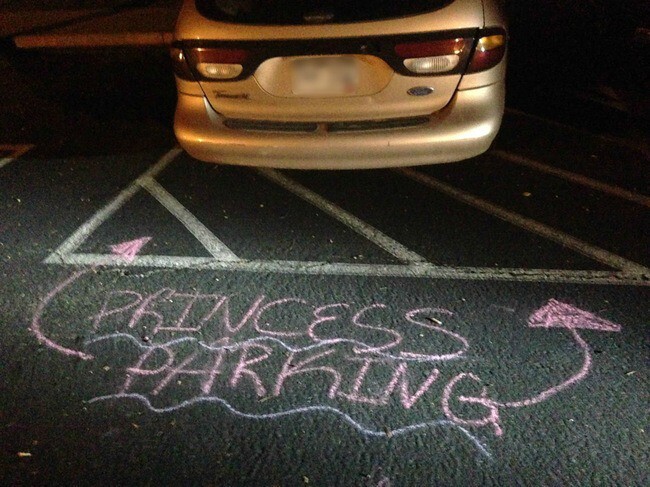 20 «гениев» парковки, которых настигло возмездие