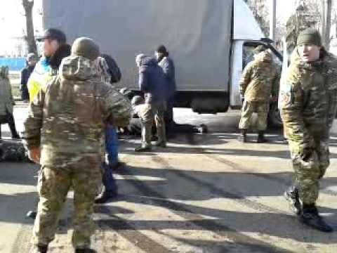 Во время мирного шествия в Харькове произошел взрыв. Есть погибшие 