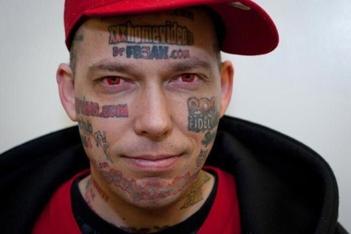 Безумные татуировки на лице