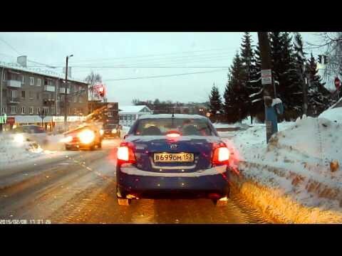 Столкновение на перекрестке  