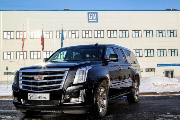 В России начали собирать новый Cadillac Escalade