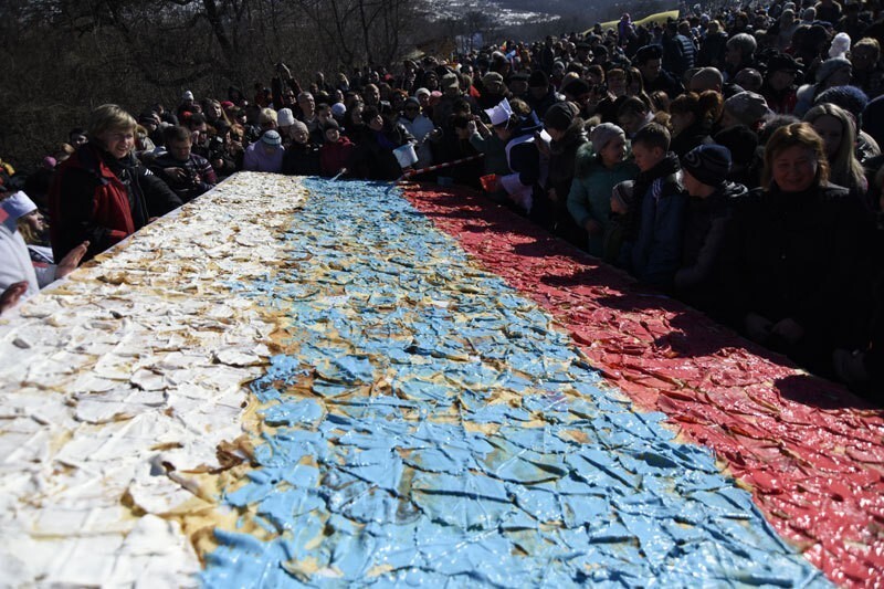 Как в Крыму флаг России съели