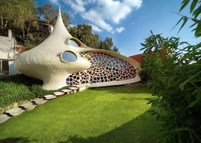 4. Домик моллюска (Nautilus House) в Мексике.