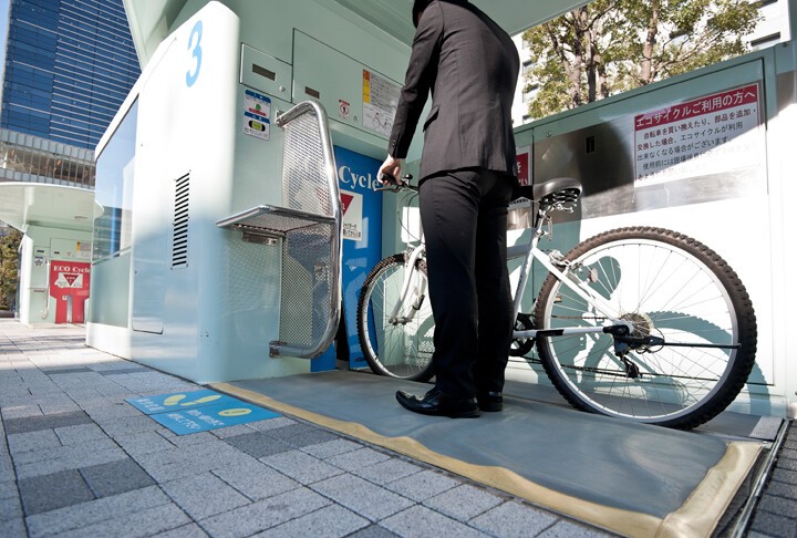 Удивительная подземная парковка для велосипедов в Токио