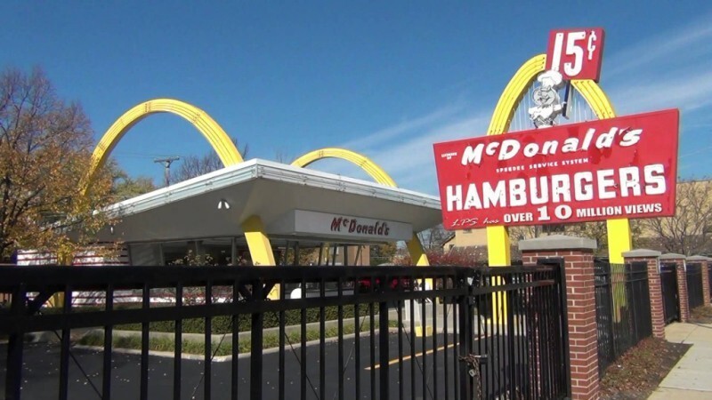 Существует ненастоящий ресторан  Макдональдс, используемый только для съемок  рекламы и кино