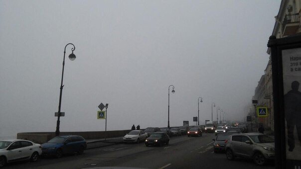 Вчера в Санкт-Петербурге был очень плотный туман. Немного фантазии