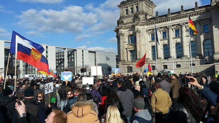 Демонстрация за Мир с Россией в Берлине