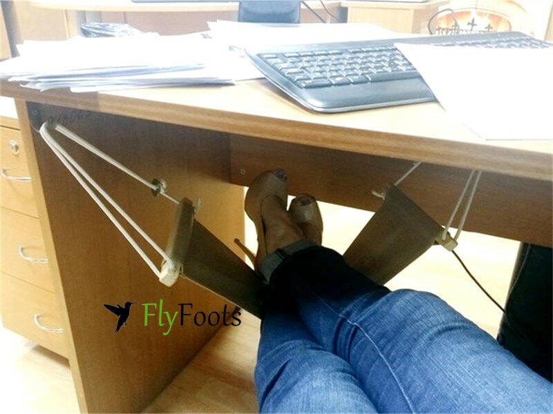 Гениальная идея для ног под рабочим столом