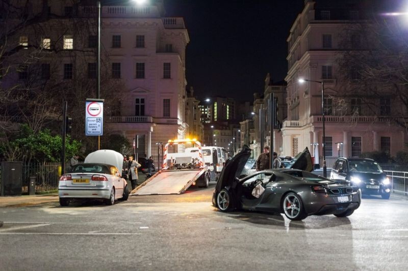 В Лондоне суперкар McLaren столкнулся Saab