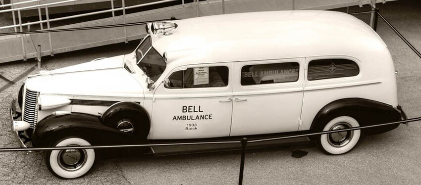 Скорая медицинская помощь. История в автомобилях