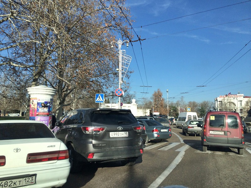 Транспортный коллапс у площади Нахимова в Севастополе