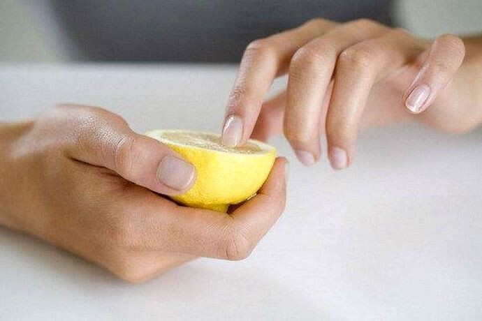 Лимон помогает при укусе осы