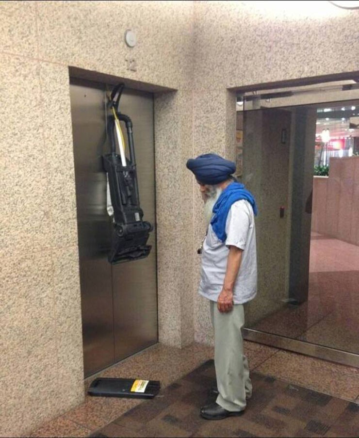 А ваш пылесос хотел когда-нибудь покататься на лифте?