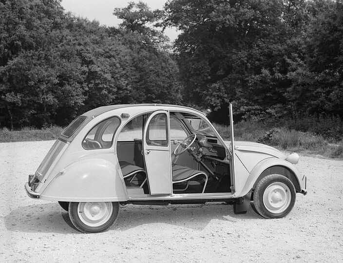 Особо малый автомобиль- Citroën 2CV