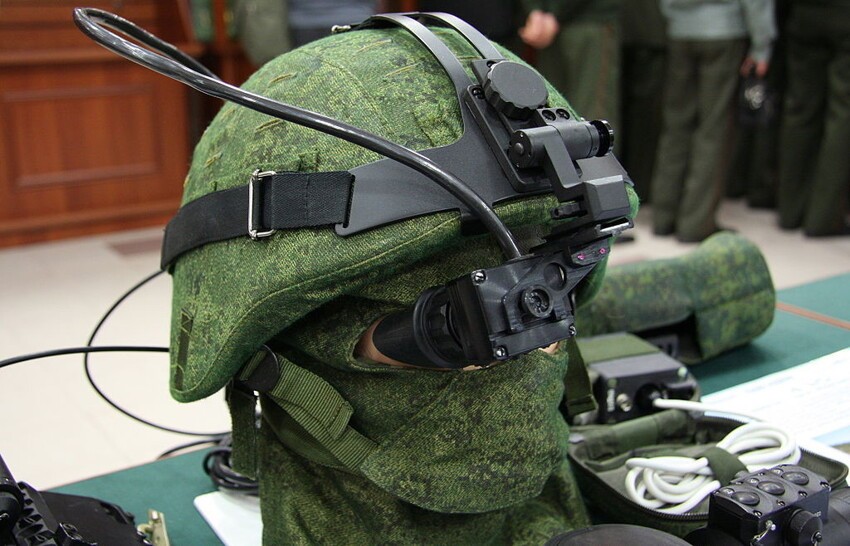 Новая экипировка российских солдат спасет от стрельбы по своим