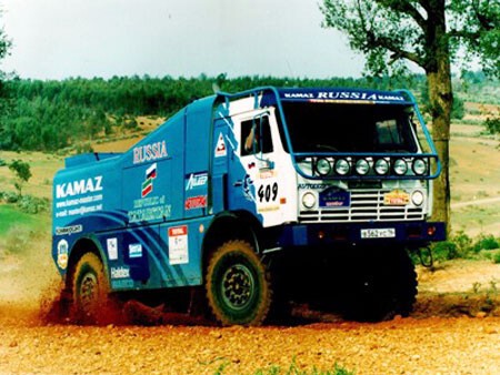 Команда «КАМАЗ-мастер» выставила на продажу автомобиль, на котором в 2002 году свой второй Дакар выиграл Владимир Чагин.
