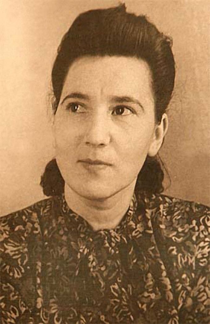 Мать Владимира Высоцкого — Нина Максимовна (урождённая Серёгина)