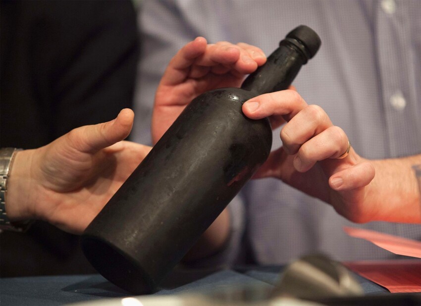 Откупорили бутылочку 151-летнего вина  