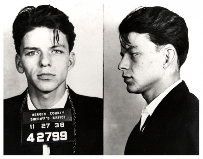 3. 23-летний Фрэнк Синатра в 1938 году был арестован за соблазнение и связь с замужней женщиной