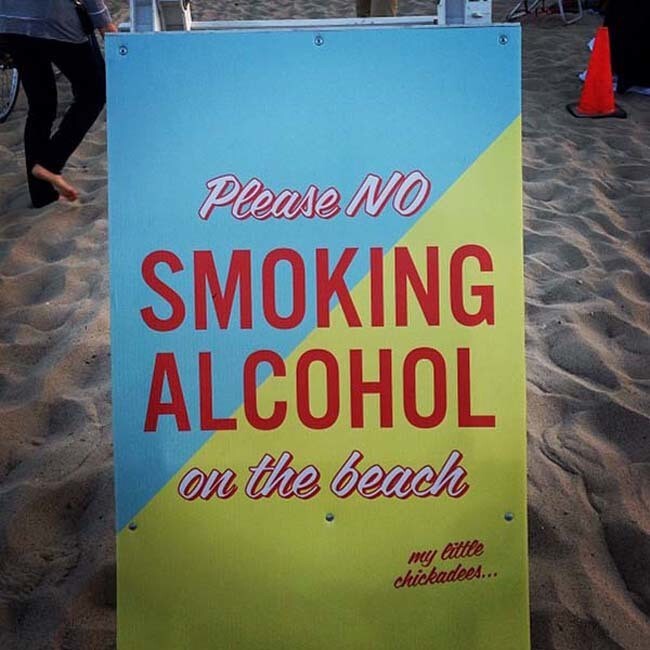 Пожалуйста, не курите алкоголь на пляже