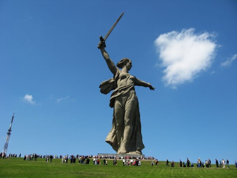 1. Скульптура «Родина-мать зовёт!», Мамаев курган, Волгоград 