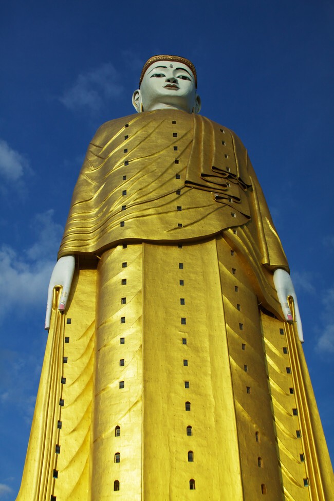 8. Статуя Лаукун Сектуар в Мьянме