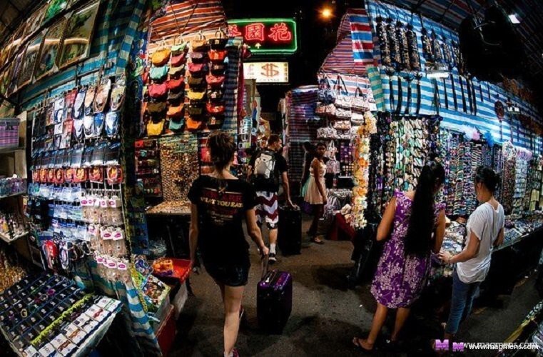 Ночной рынок в Гонконге