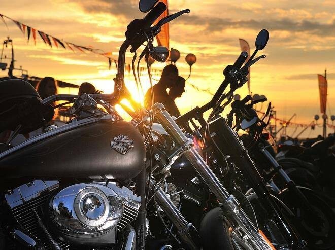 Доброе утро и добрый вечер с Harley-Davidson