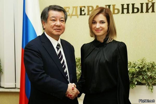 Ради фото с Поклонской экс-премьер Японии Хатояма посетил Крым