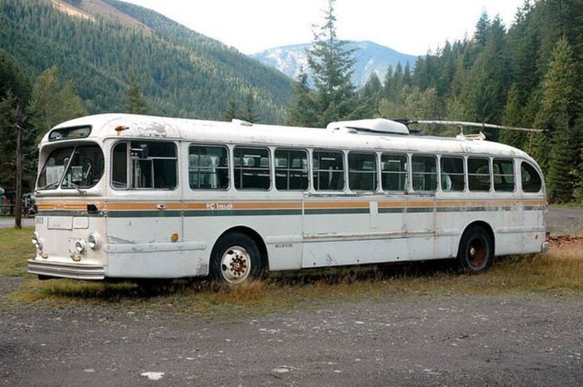 Призраки троллейбусов в канадском городе-призраке
