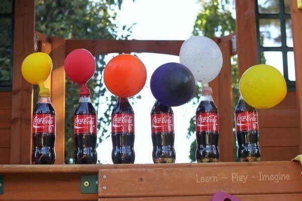 Проводите со своим ребёнком весёлые эксперименты на примере кока-колы, конфет и воздушных шаров
