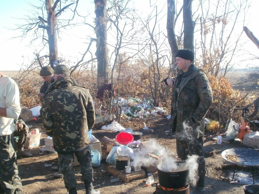 Быт украинских солдат на примере отдельно взятого подразделения.