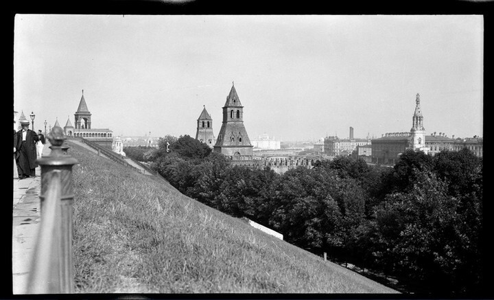 В продолжение темы ретро фотографий. Москва 1909 год