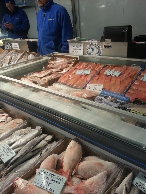 Замороженная рыба в основном продается картонными коробками