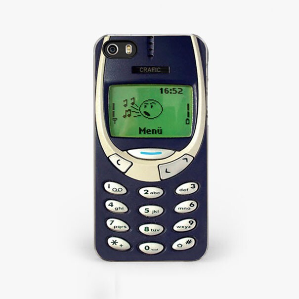 8. "Старый телефон Nokia"