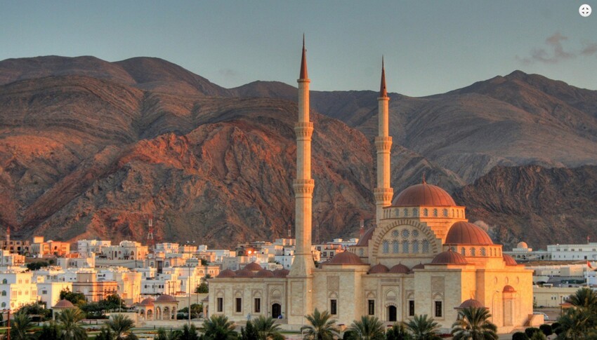 Красивый вид на мечеть Султана Кабуса, Маскат