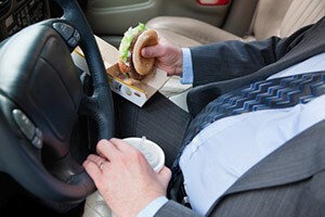 21. По весу гамбургер стоит дороже нового автомобиля.  