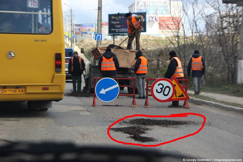 Дороги в Севастополе ремонтируют по новой технологии