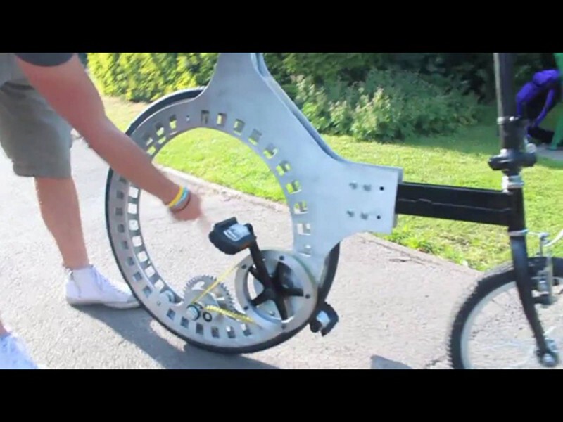 Lunartic: бесступичный велосипед с ременным приводом