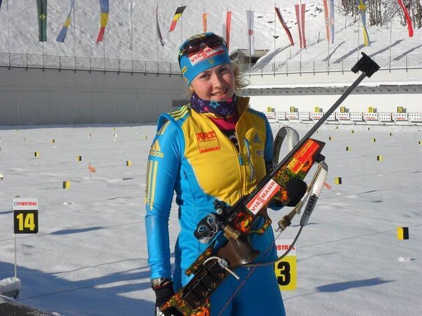 Украинская биатлонистка запела гимн России на этапе Кубка мира