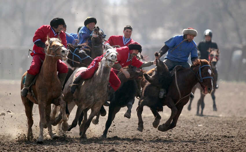 Жители Центральной Азии отмечают Международный день Новруз (новый год по астрономическому солнечному календарю).